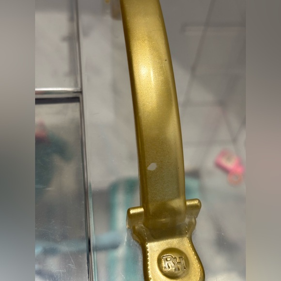 Rainbow High Fashion Dolls Closet with Clothes and Accessories - Picture 11 of 16